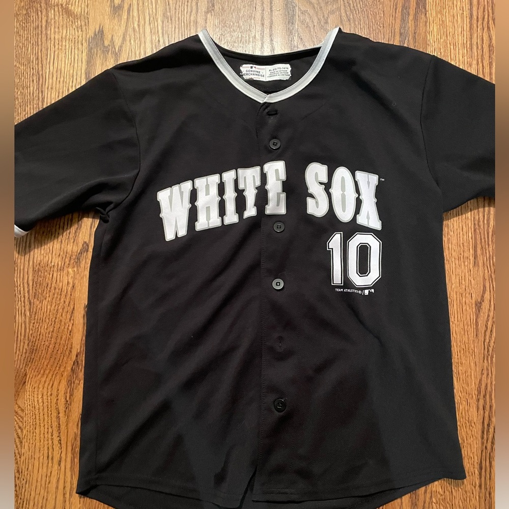 White Sox #10 Moncada jersey extra large 14-16 youth